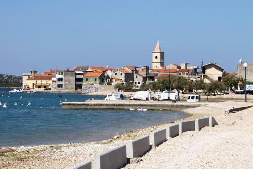 Apartments With A Parking Space Pirovac (sibenik) - 13263