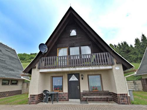Quaint Holiday Home With Private Balcony In Trusetal