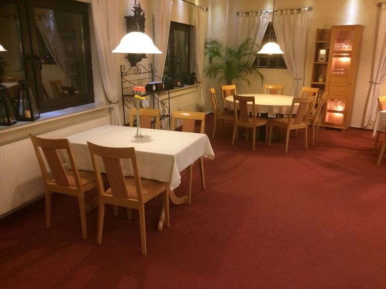 Hostal Hotel Zum Schnackel