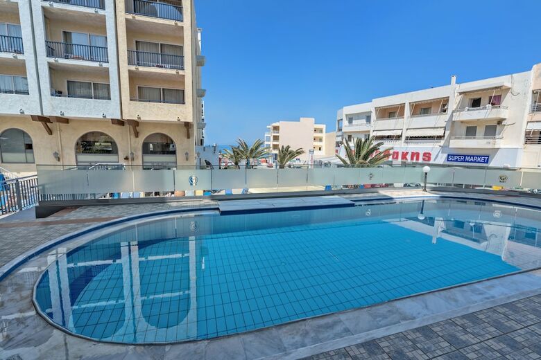 Hotel Lefkoniko Beach