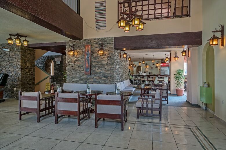 Hotel Lefkoniko Beach
