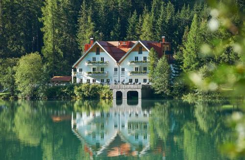 Hotel Seehaus - Mountain Lake Resort