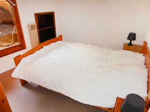 Apartment Pierres Blanches F Et H.20
