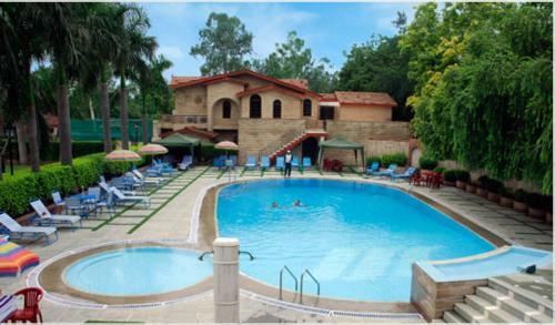 Hotel Ashok Country Resort