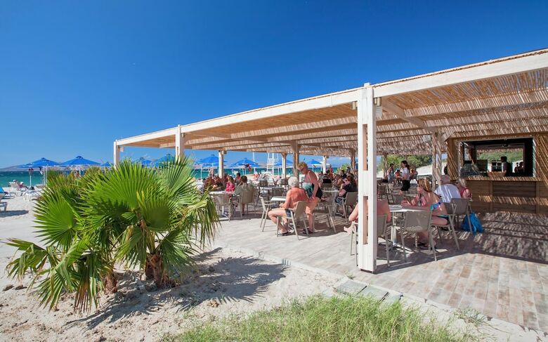 Hotel Caravia Beach