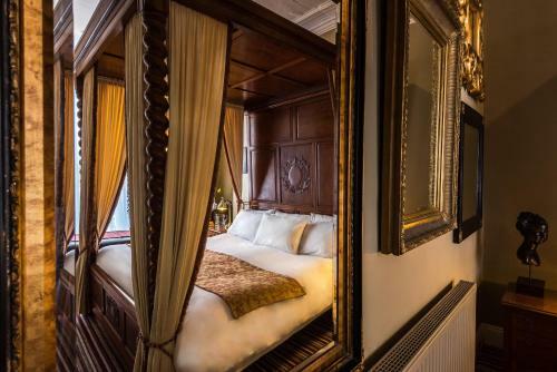 Bed & Breakfast Paskins Town House