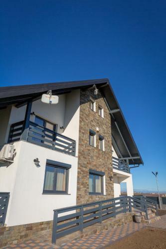 Hostal Pensiunea Agroturistica Floare De Camp