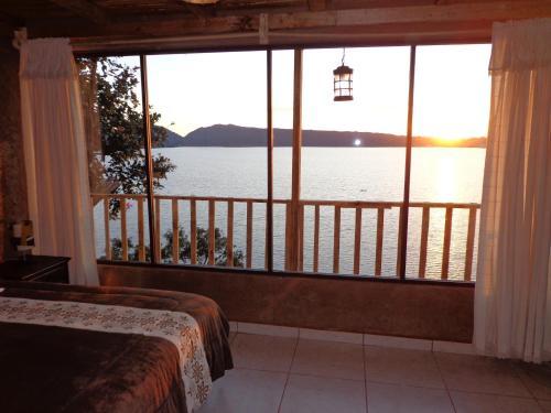 Hotel Caba�as Zirahu�n Cuin