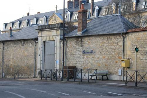 Bed & Breakfast Espace Bernadette Soubirous Nevers