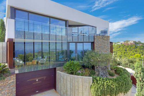 Begur Villa Sleeps 8 Pool Air Con Wifi