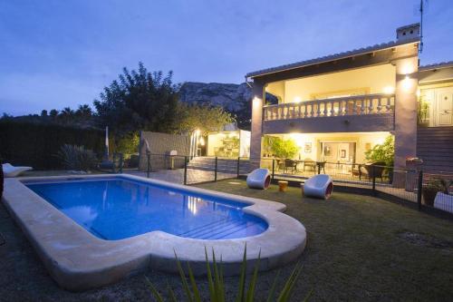 Denia Villa Sleeps 6 Pool Air Con Wifi