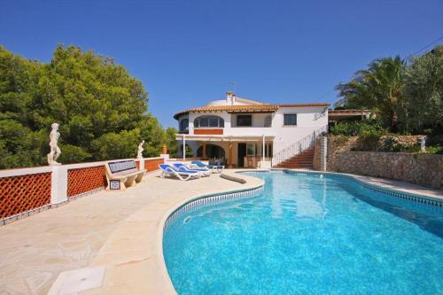 Denia Villa Sleeps 8 Pool Air Con Wifi