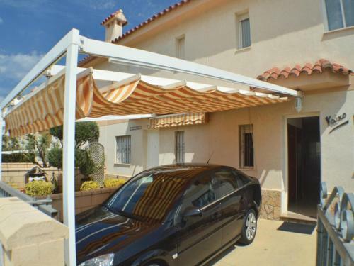 Three-bedroom Holiday Home In Miami Platja