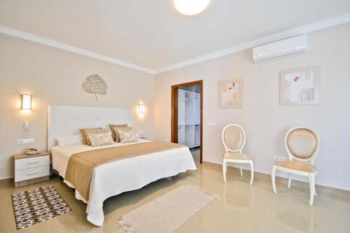 Playa Blanca Villa Sleeps 6 Pool Air Con Wifi