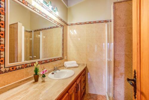 Pollenca Villa Sleeps 6 Pool Air Con Wifi