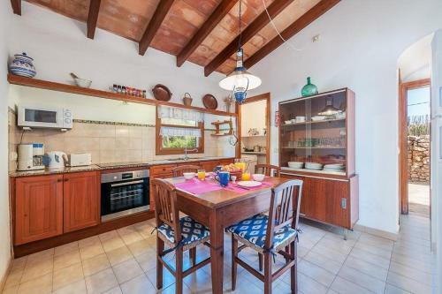 Pollenca Villa Sleeps 4 Pool Air Con Wifi