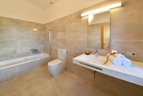 Portocolom Villa Sleeps 6 Pool Air Con Wifi