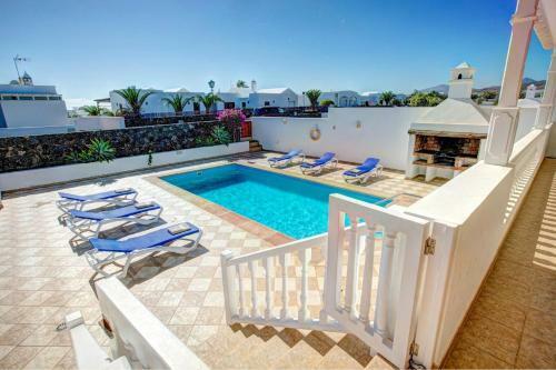 Puerto Calero Villa Sleeps 6 Pool Wifi