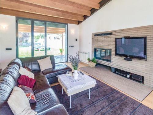 Four-bedroom Holiday Home In Ronda