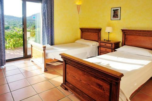S'horta Villa Sleeps 10 Pool Air Con Wifi