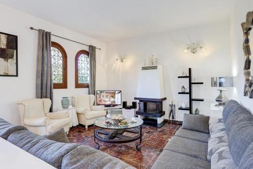 Sa Pobla Villa Sleeps 12 Pool Air Con Wifi