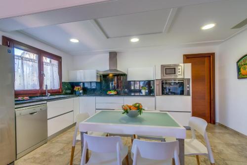 Sa Pobla Villa Sleeps 6 Pool Air Con Wifi