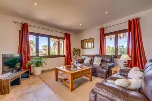 Sa Pobla Villa Sleeps 6 Pool Air Con Wifi