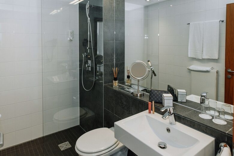 Airport Boutiquehotel Hein