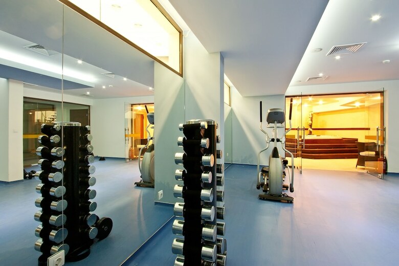Earth And People Hotel & Spa