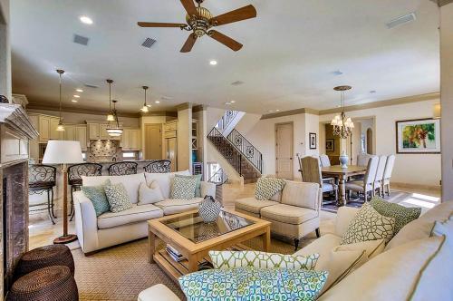 Casa De Palms Home