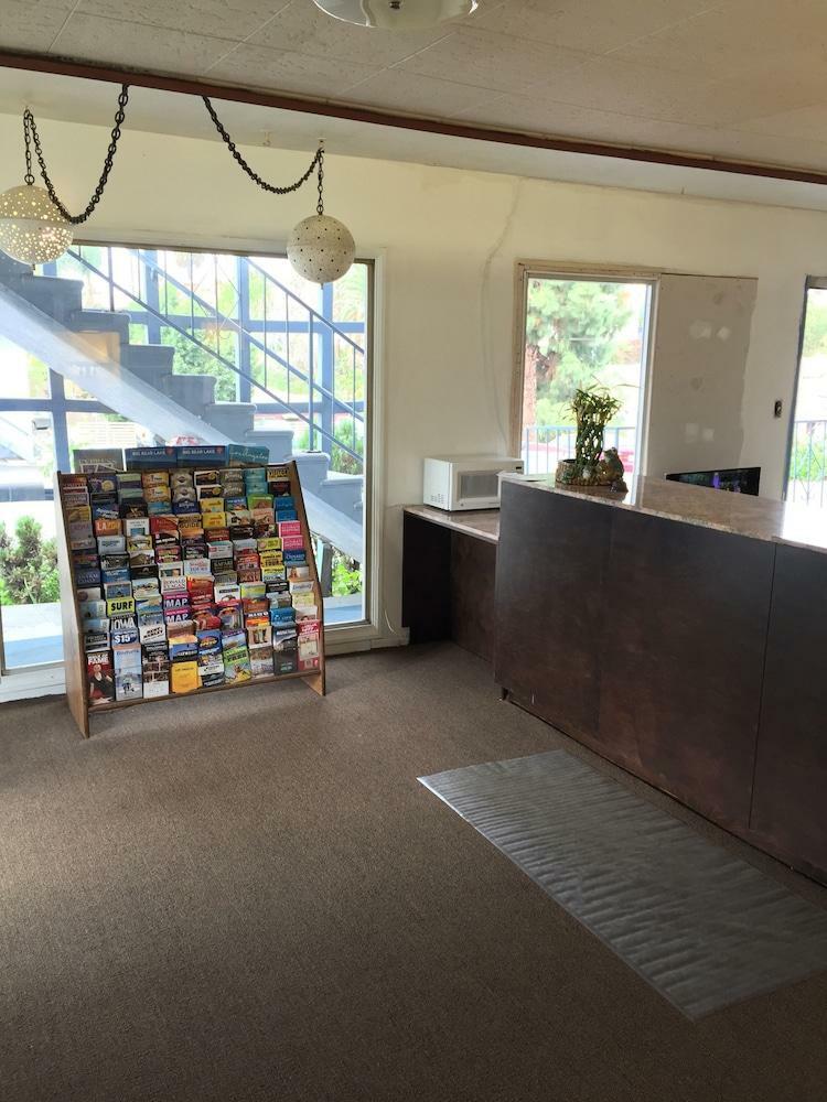 Hotel Holiday Lodge