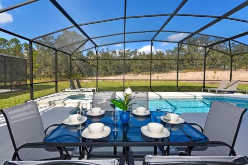 Three Worlds Mobile Home Resort Villa Sleeps 12