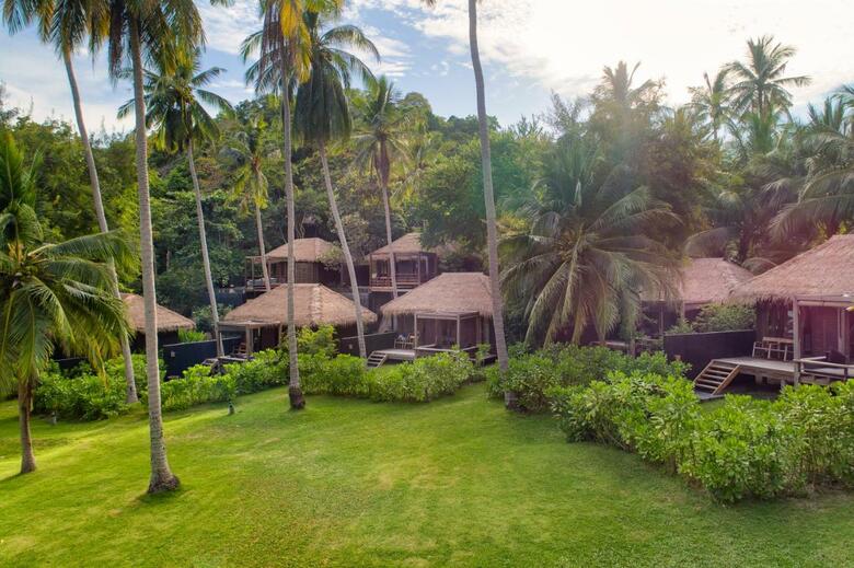 Hotel Haadtien Beach Resort