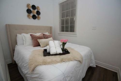 Apartamentos 5 Br - Sleeps 8! Steps From Bourbon Street!