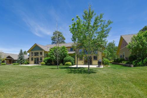 Whispering Pines 1025