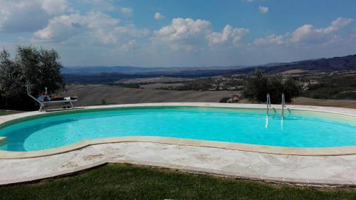 Castiglioncello Del Trinoro Villa Sleeps 10 Pool