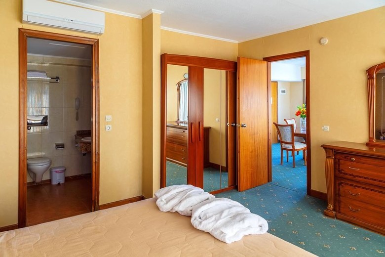 Hotel Dodeca Sea Resort