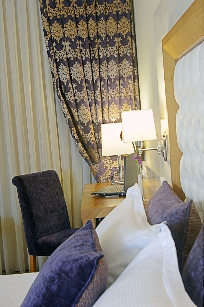 Tugcu Hotel Select