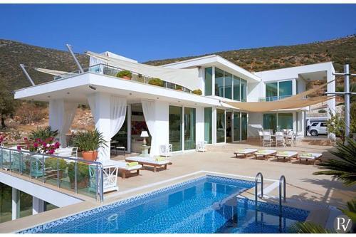 Kalkan Villa Sleeps 8 Pool Air Con Wifi