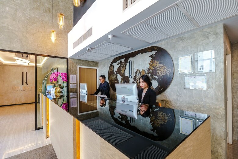 Hotel The Riche Boutique