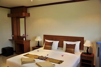 Hotel Baan Chayna Lounge Resort