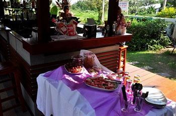 Hotel Baan Chayna Lounge Resort