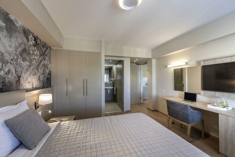 Hotel Almond Business Suites