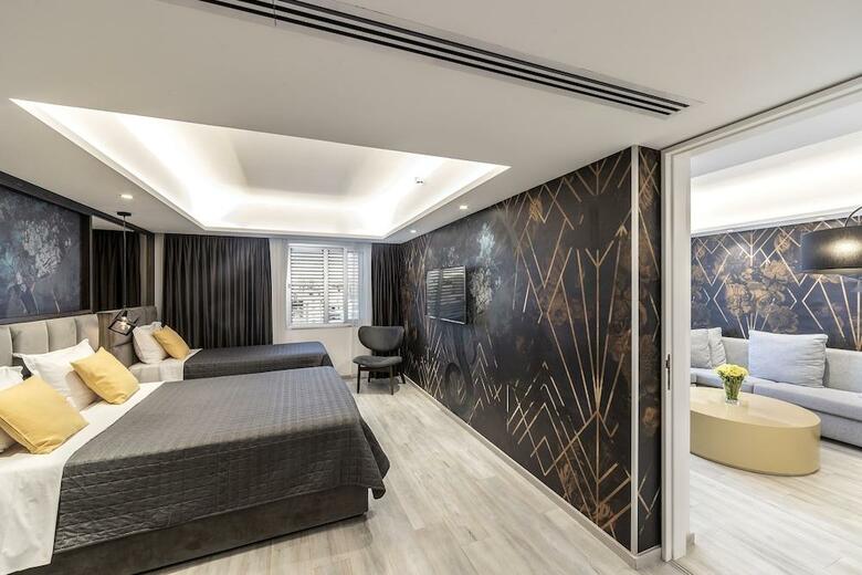 Hotel Almond Business Suites