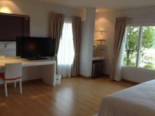 Hotel The Chalet Phuket Resort