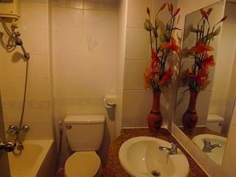 Tara Lake Airport Hotel