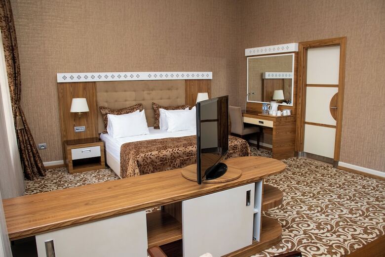Divan Express Baku Hotel