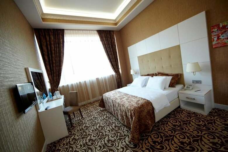 Divan Express Baku Hotel