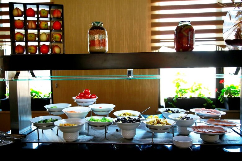 Divan Express Baku Hotel