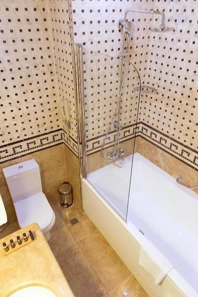 Divan Express Baku Hotel